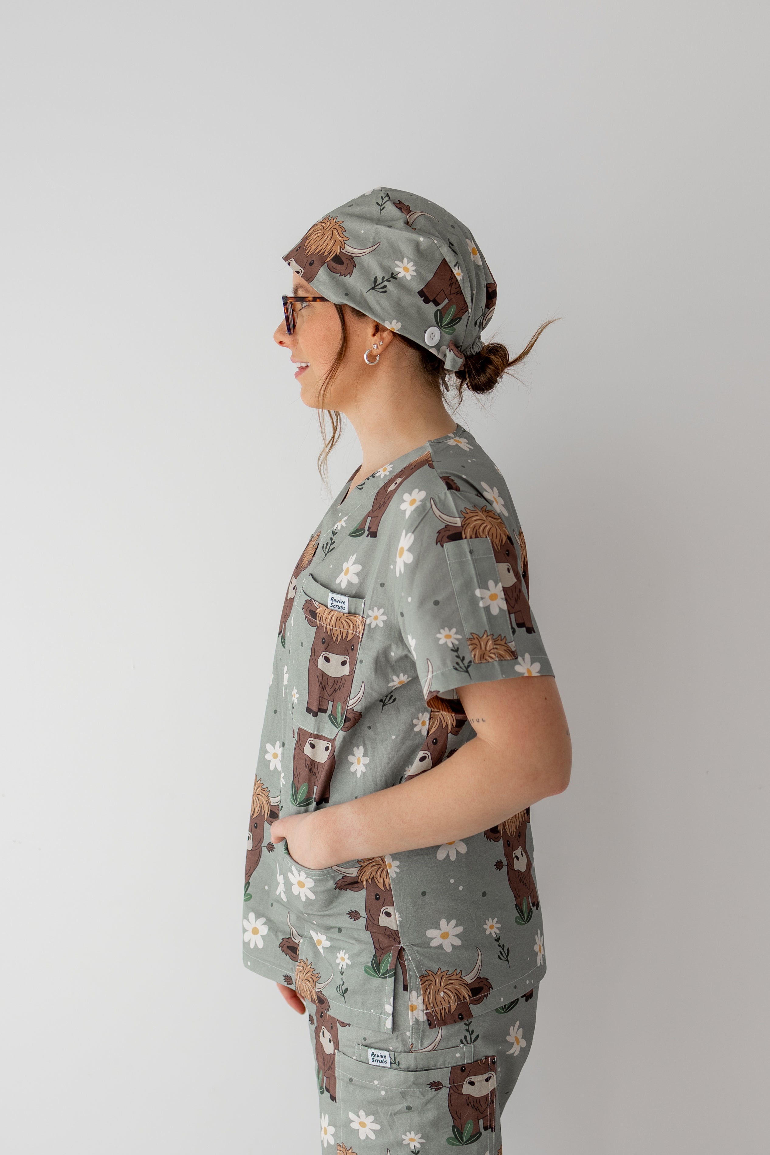 HIGHLAND COW SCRUB CAP