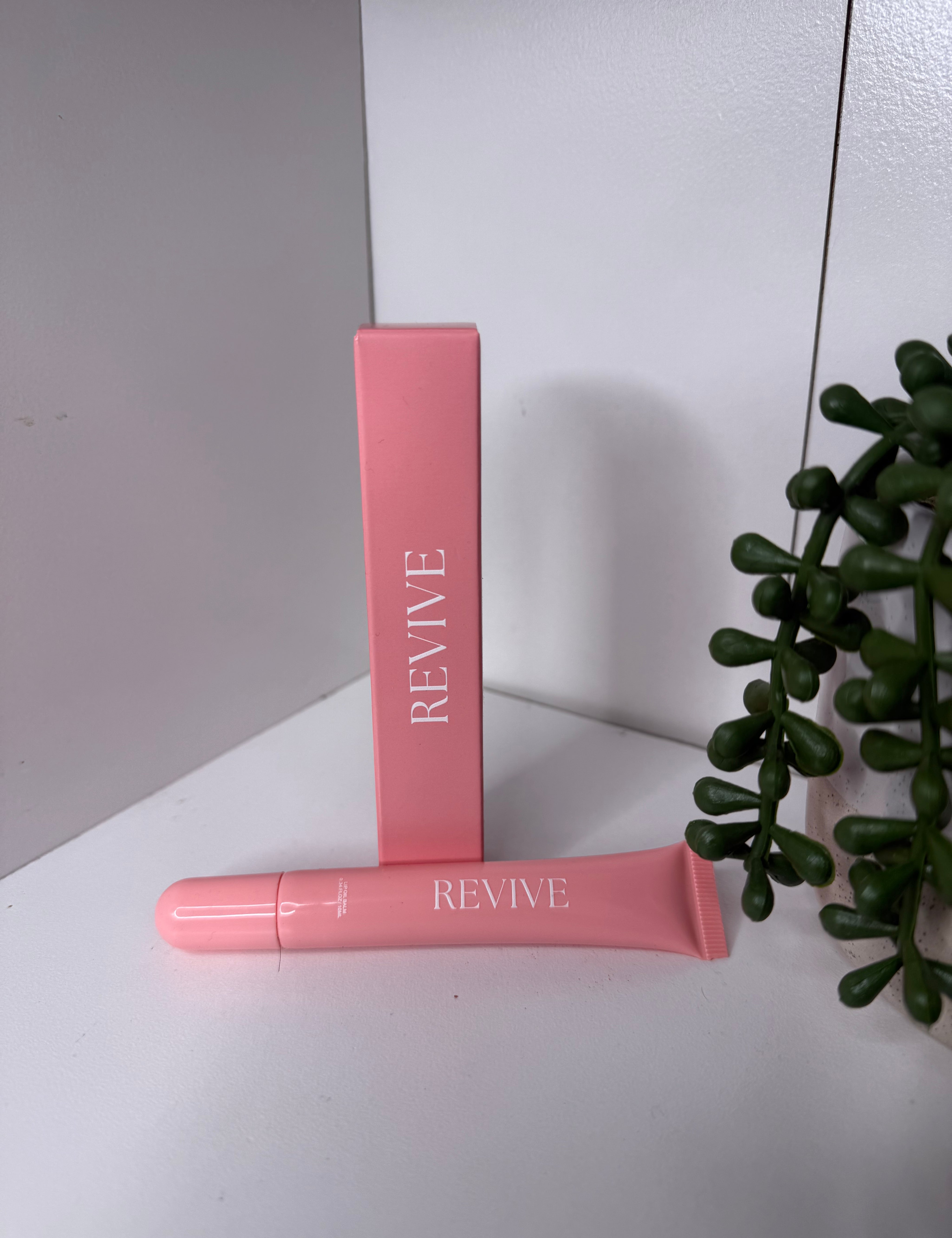 REVIVE LIPS